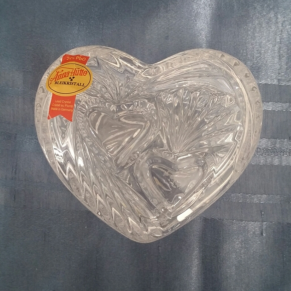 Vintage Anna Hurts Bleikristall Heart Trinket Box - Picture 1 of 5